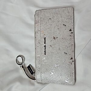 Micheal Kors white&metallic Silver Zippy card case long wallet